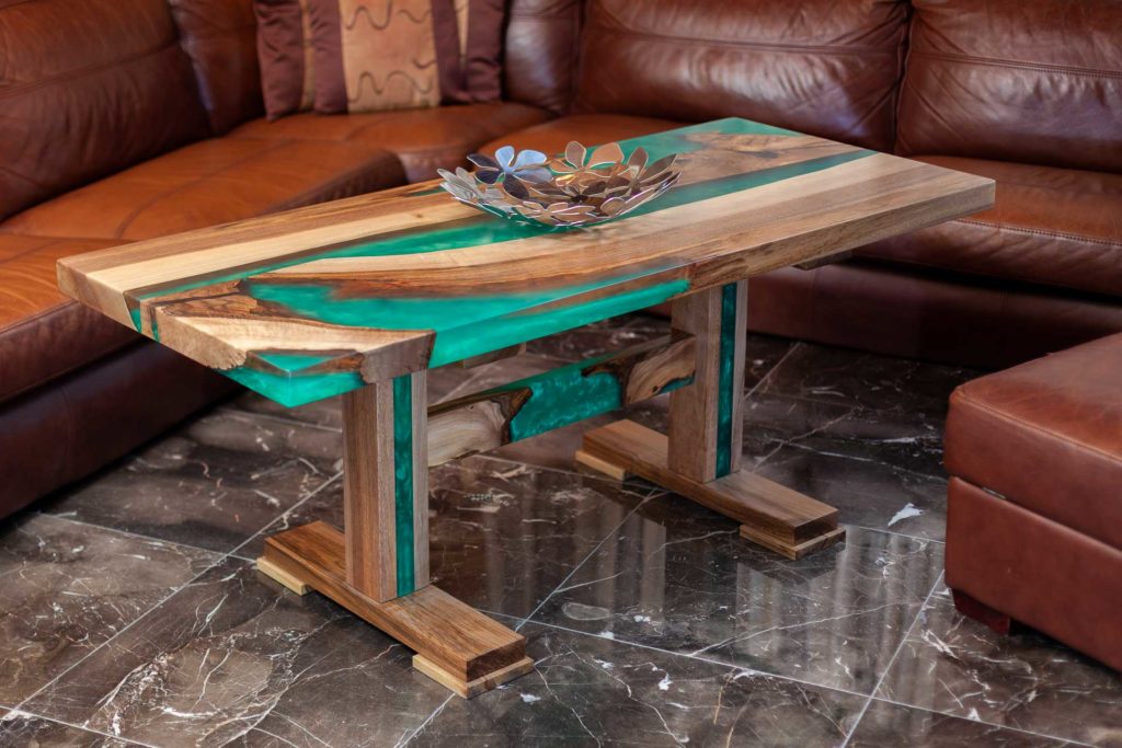epoxidový stôl z orechového dreva